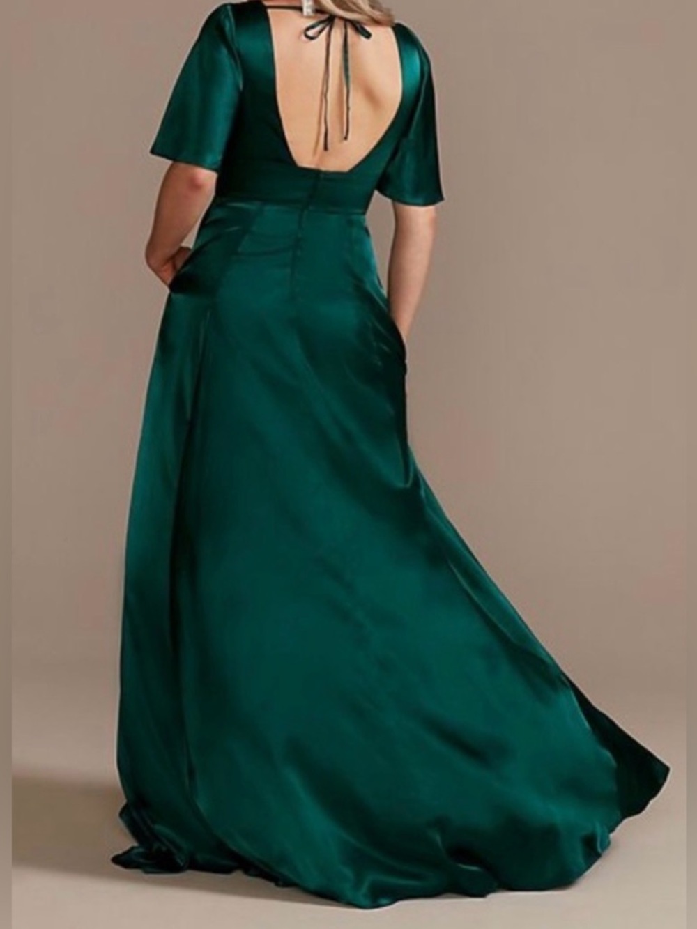 Galina Signature Plus-Size Emerald Satin V-Neck Maxi Dress with Side Slit - Picture 2 of 7